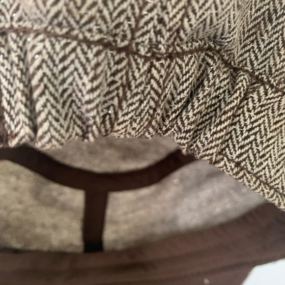 SOLDNewsboy Cap / Hat Women’s Herringbone Tweed OS Decorative Buttons EUC - Picture 4 of 13